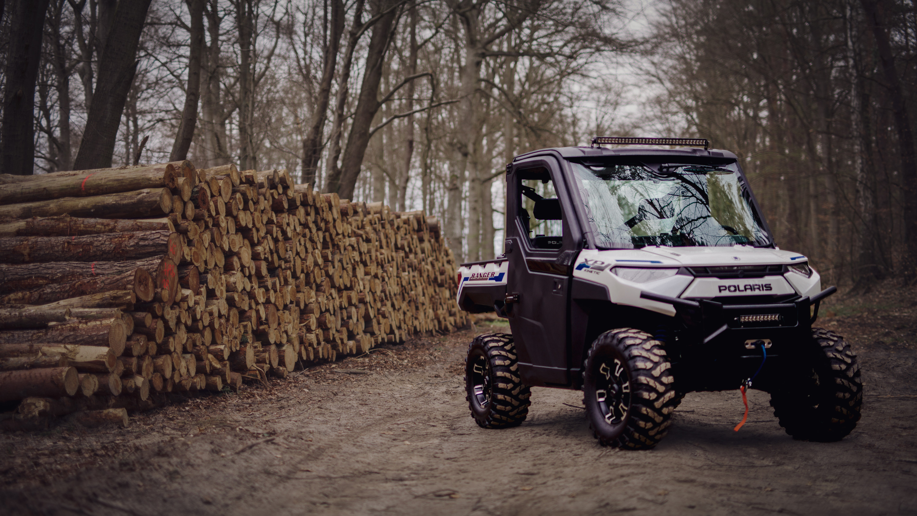 Polaris Kinetic elektrisch werkvoertuig voor professioneel gebruik in het terrein