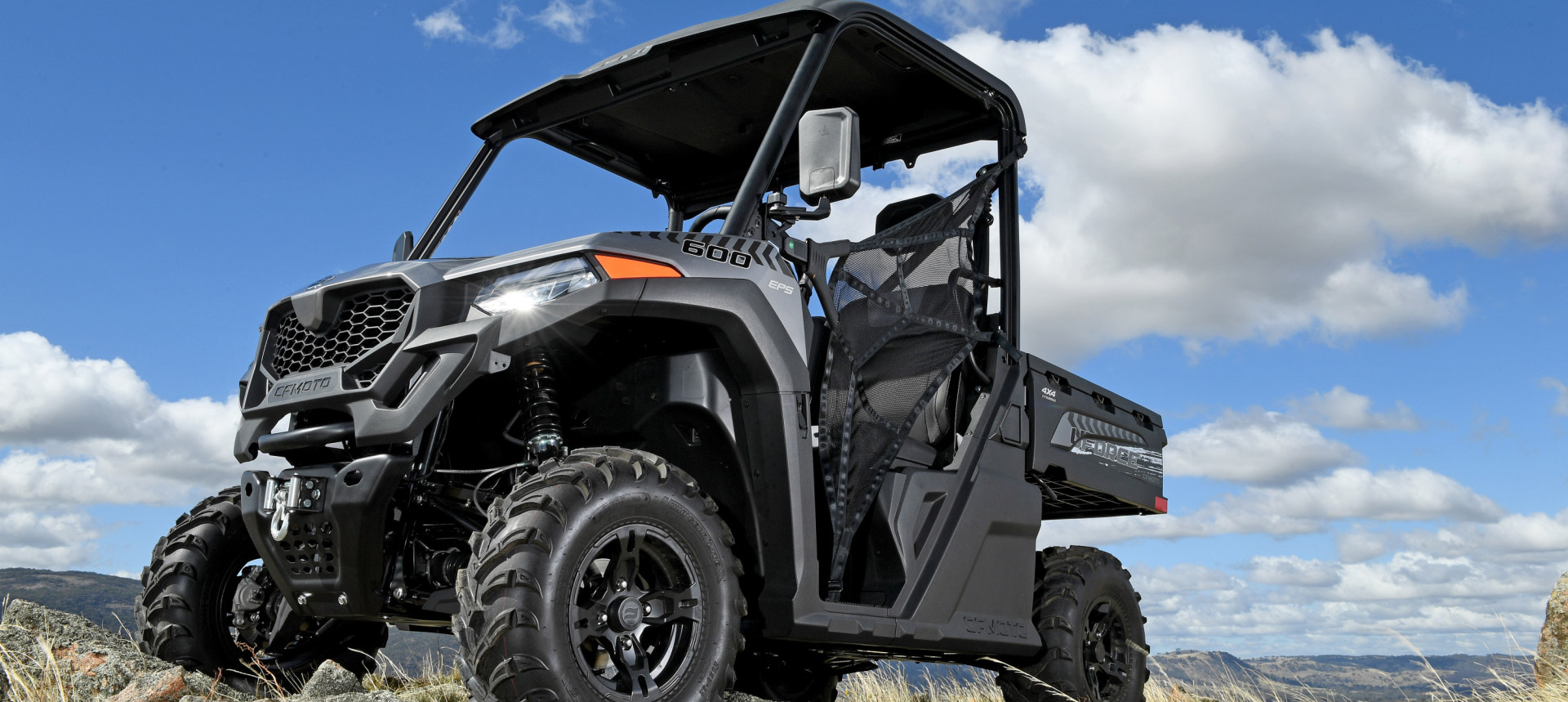 CFMoto Uforce zwart