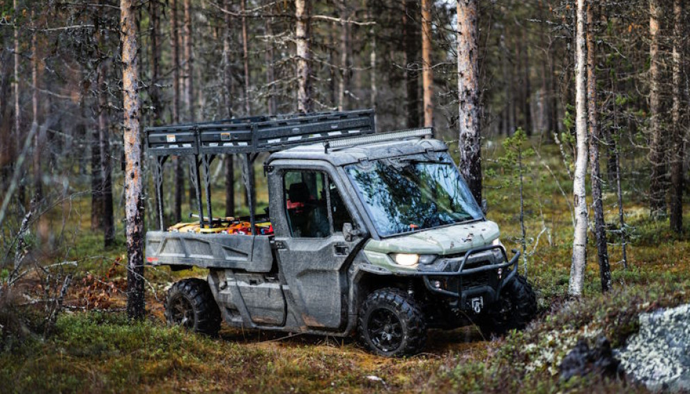 Can-am Traxter in het bos